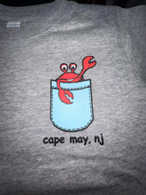 Load image into Gallery viewer, Crab Pocket Cape May NJ T-Shirt Grey
